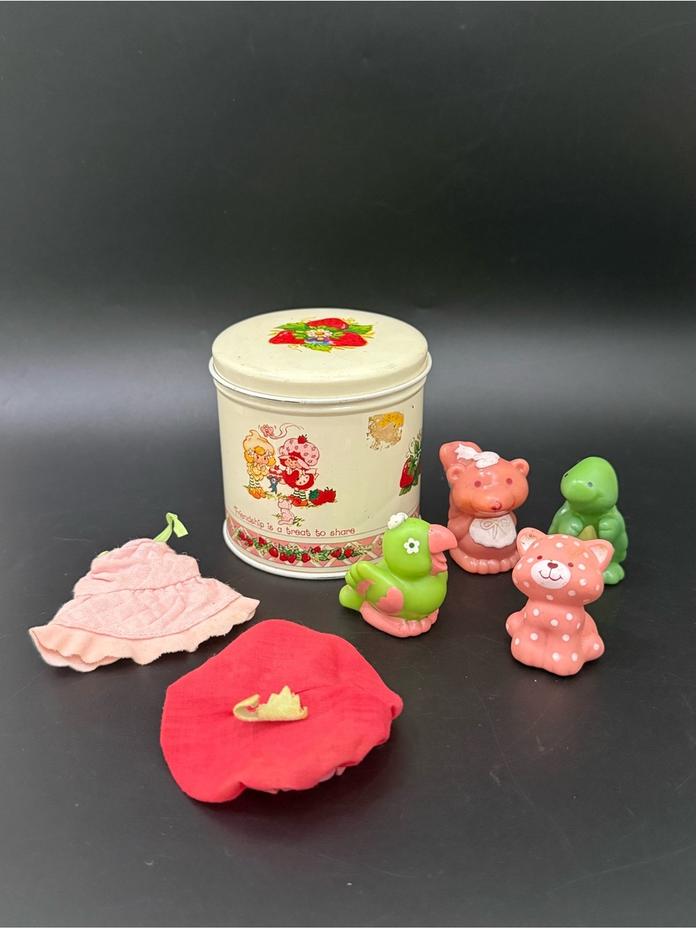 Vintage 1980s Strawberry Shortcake 4 Mini Rubber Animal Figures 2 Hats & Tin Can